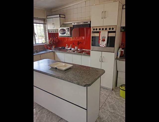 3 BEDROOM HOUSE FOR SALE IN SELCOURT